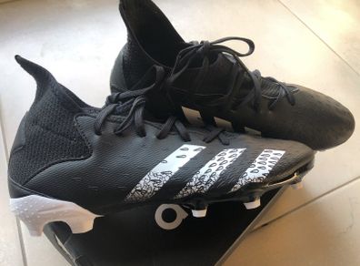 Adidas soccer boots size 5.5 NEW!!!