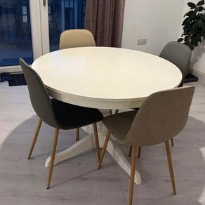 Modern Extendable IKEA Dining set - Hardly used!