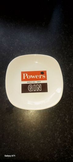Powers Gin Ashtray, 1960s,70s,nice condition see pictures for condition ,sold as is ,price includes free shipping, thank you, collectors item, hard to come by.
