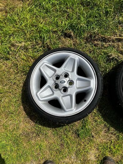 Land Rover Mondials