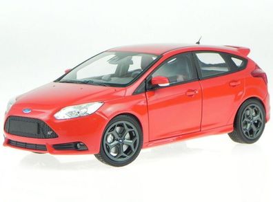 Ford Focus ST 2011 Minichamps 1/18 New in Box
