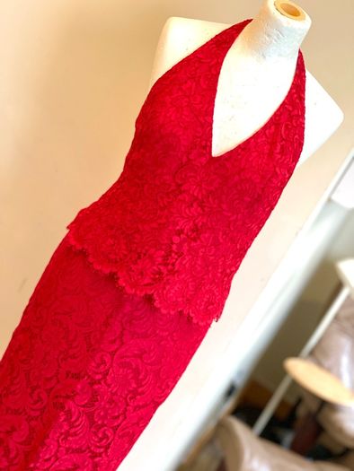 Louise Kennedy occasion red suit