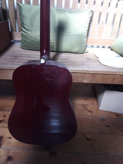 Hondo Acoustic Guitar