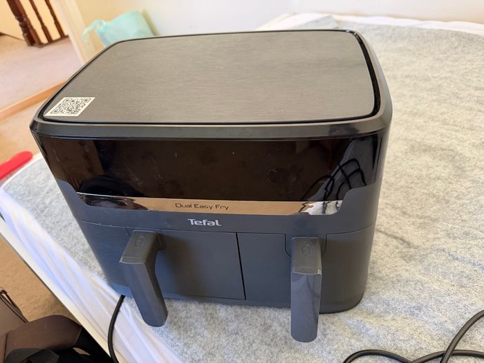 Tefal 8.3L 2700W Dual Zone 7 in 1 Digital Air Fryer - Black EY901840