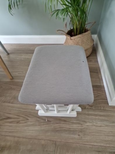 Rocking foot stool