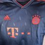 Bayern Munich football jersey Image 3