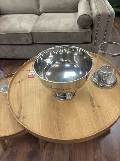 Champagne holder