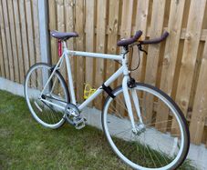 Martello Brooklin Fixie Bike + Thousand Helmet + Kriptonyte Locker
