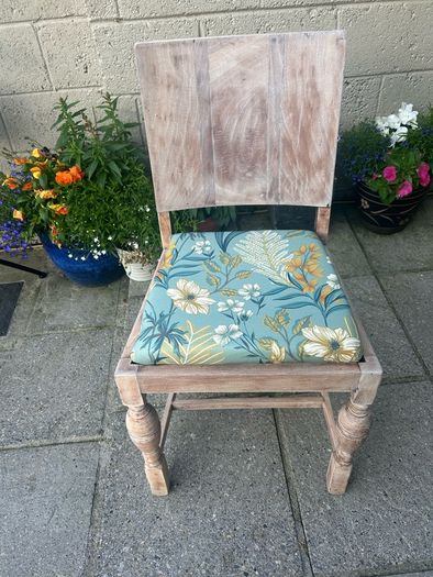 Unique "shabby chic" chair