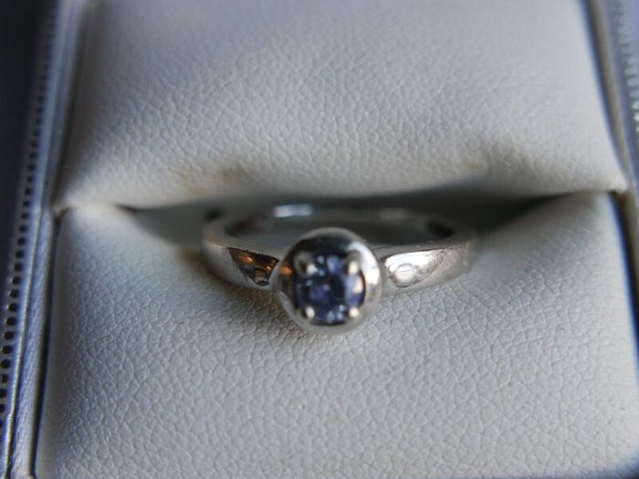 Vintage 9ct White Gold 375 & Blue Sapphire Stacker Ring 2,78g size N