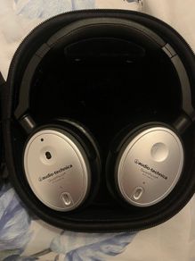 Audio Technica ANC7b noise cancelling similar to Bose headphones