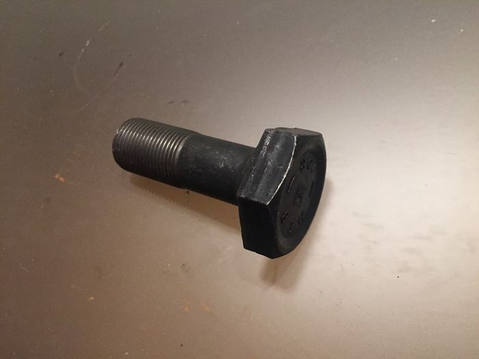 Front Crank Bolt (Fiat/Iveco 2.3 2.5 2.8 3.0)
