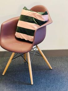 chair style Scandinavian