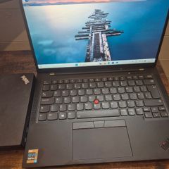 Lenovo ThinkPad X1 Carbon Gen 9 i7 32GB + Lenovo USB-C Dock