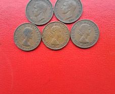 5 British Halfpennies 1/2d
