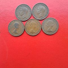 5 British Halfpennies 1/2d