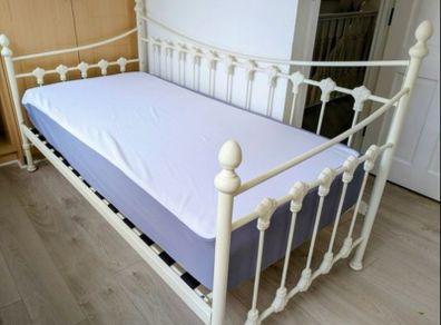 Cream Day Bed