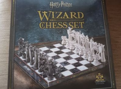 Harry Potter Wizard Chess Set by The Noble Collection - Mint Condition Complete