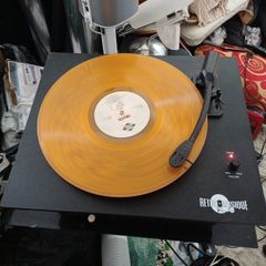 Retro record player with Bluetooth
