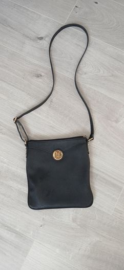 Black Tommy Hilfiger handbag