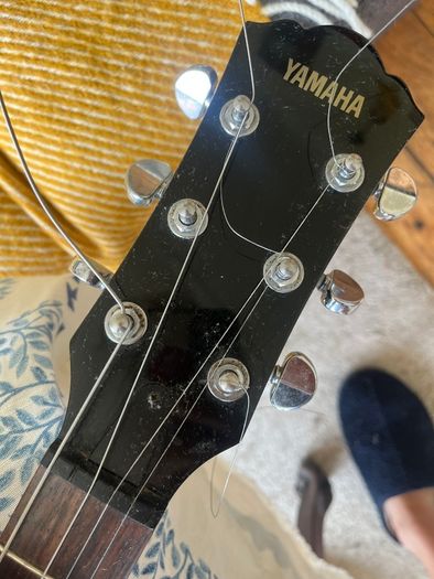 Yamaha AES 620 (Royal Blue). High-End Specs. Good price due to needing cleanup and strings.