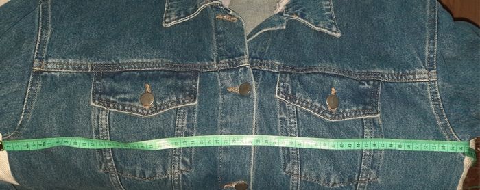 Pretty little things denim hooded button down jacket in very good condition with no issues size medium but looks bigger see last two photos for exact measurements FREE TRACKED POSTAGE INCLUDED