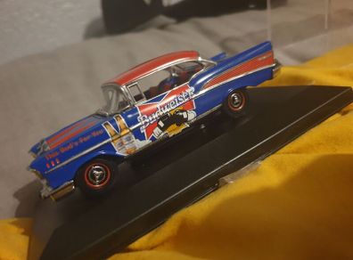 Budweiser Dinky 1957 Die.cast Model chevrolet belair 1.43 scale