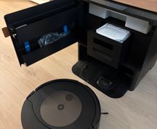 Roomba iRobot j9+ Combo vacuum and mop