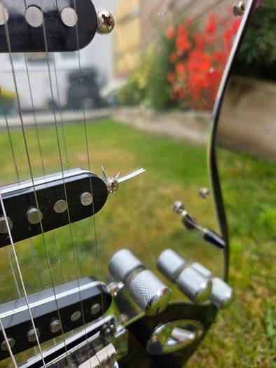 Squier Standard Series Stratocaster - Black & Chrome Special Edition