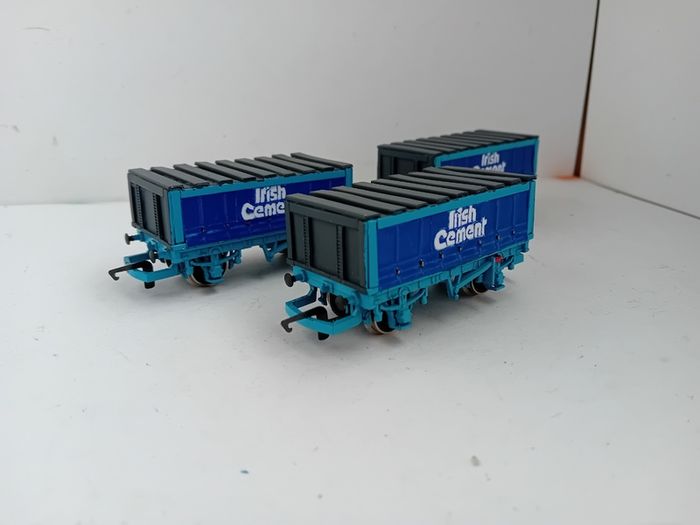Model Railway Irish Cement Pallet Wagons