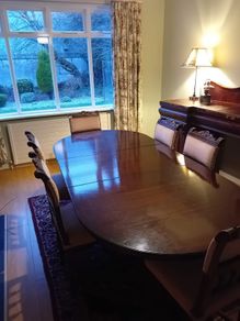 dining room table with 6 chairs
