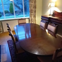dining room table with 6 chairs