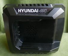 Hyundai HYCH402 40V Garden Machinery Charger