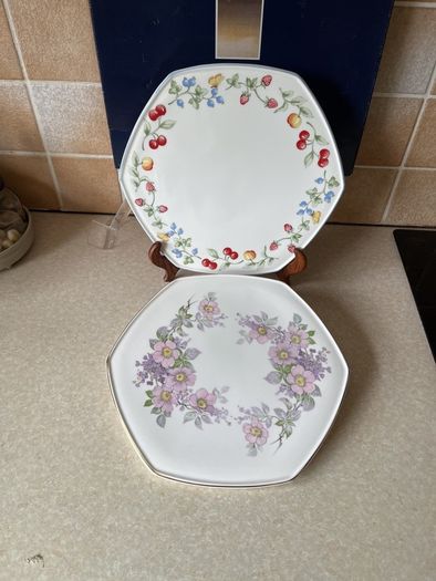 Royal Tara 2?Hexagonel Cake plates as New