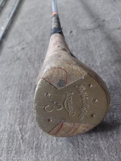 Maxfli golf bag vintage plus golf clubs, golf balls and tees
