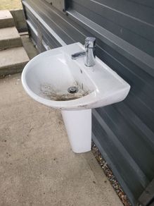 Bathroom basin, tap & pedestal