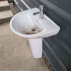 Bathroom basin, tap & pedestal