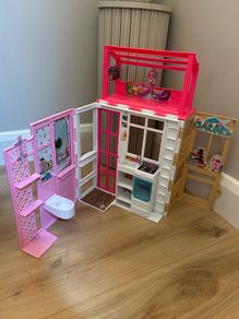 Barbie foldable house