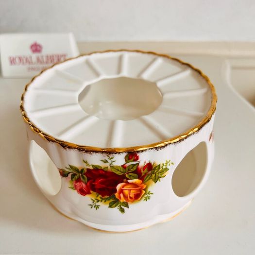 Rare Royal Albert Old Country Roses teapot and tea warmer