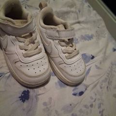 Toddler girls Nike trainers size 5.5UK