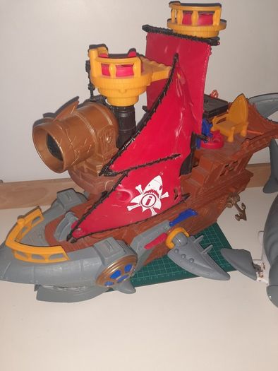Pirate Ship & Shark Toy Bundle imaginext
