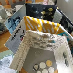 Mickey Mouse, Elvis, 2 titanic, paidraig Pearse, Micheal collins coins