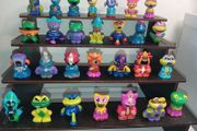 Fings Figures approx 4 cms produced by Topps Rare Figures Set From 2010 Discontinued 1 Year Later 28 Figures #5