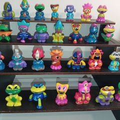 Fings Figures approx 4 cms produced by Topps Rare Figures Set From 2010 Discontinued 1 Year Later 28 Figures #5