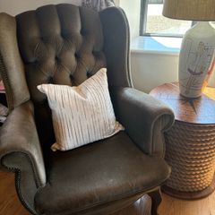 Queen anne chair