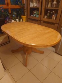 Adjustable wooden table (feet loose)