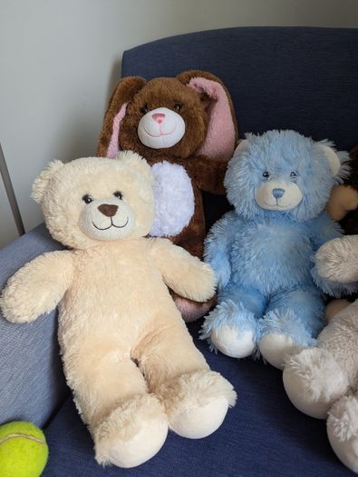 Selection of 5 build-a-bears! Great condition!