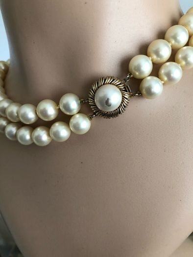 pearl necklace