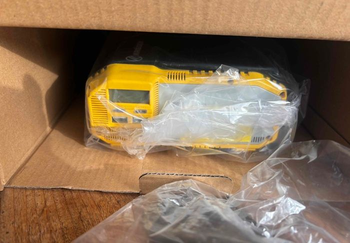 2000w Inverter + Wiring + Remote Brand New