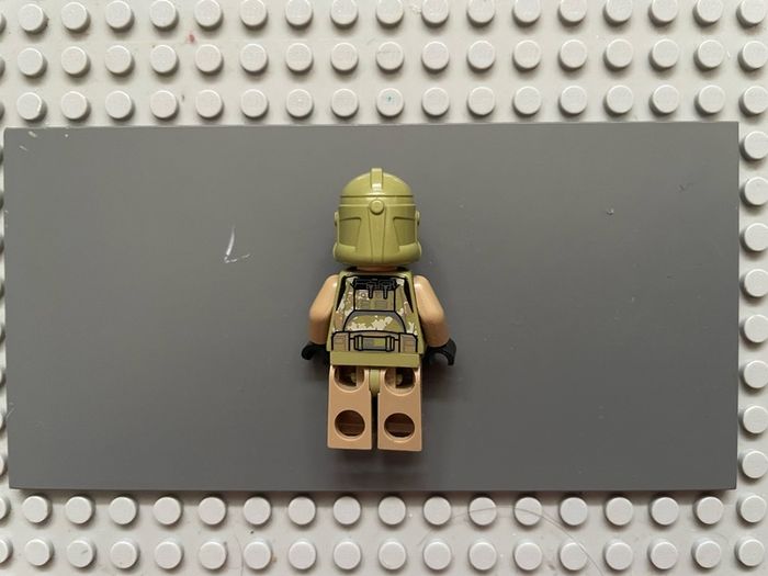 lego star wars sw0519 Clone Trooper, 41st Elite Corps (Phase 2) minifigure- Kashyyyk Camouflage, Scowl